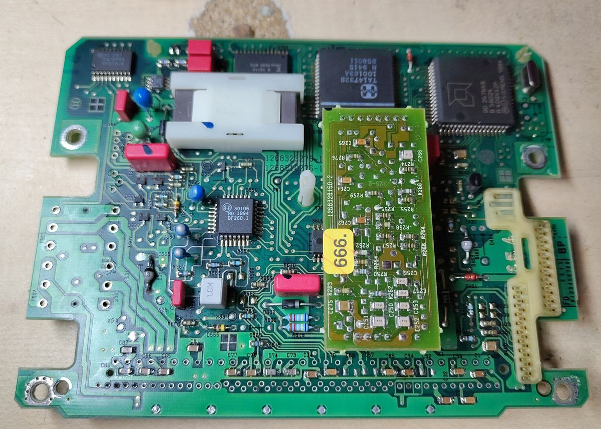 Calculateur moteur apr&egrave;s r&eacute;paration - carte nettoy&eacute;e
